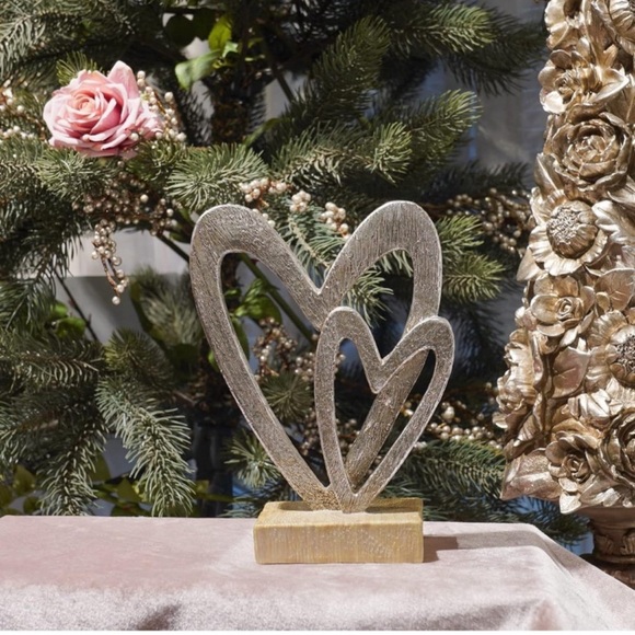 Modern Farmhouse Decor Resin Heart Sculpture Home Love Statue - Picture 7 of 9